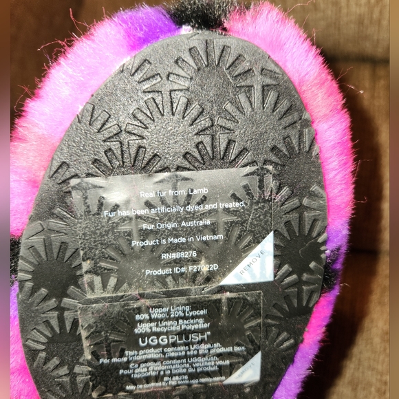 UGG Fluff Yeah Slides! - Picture 7 of 9